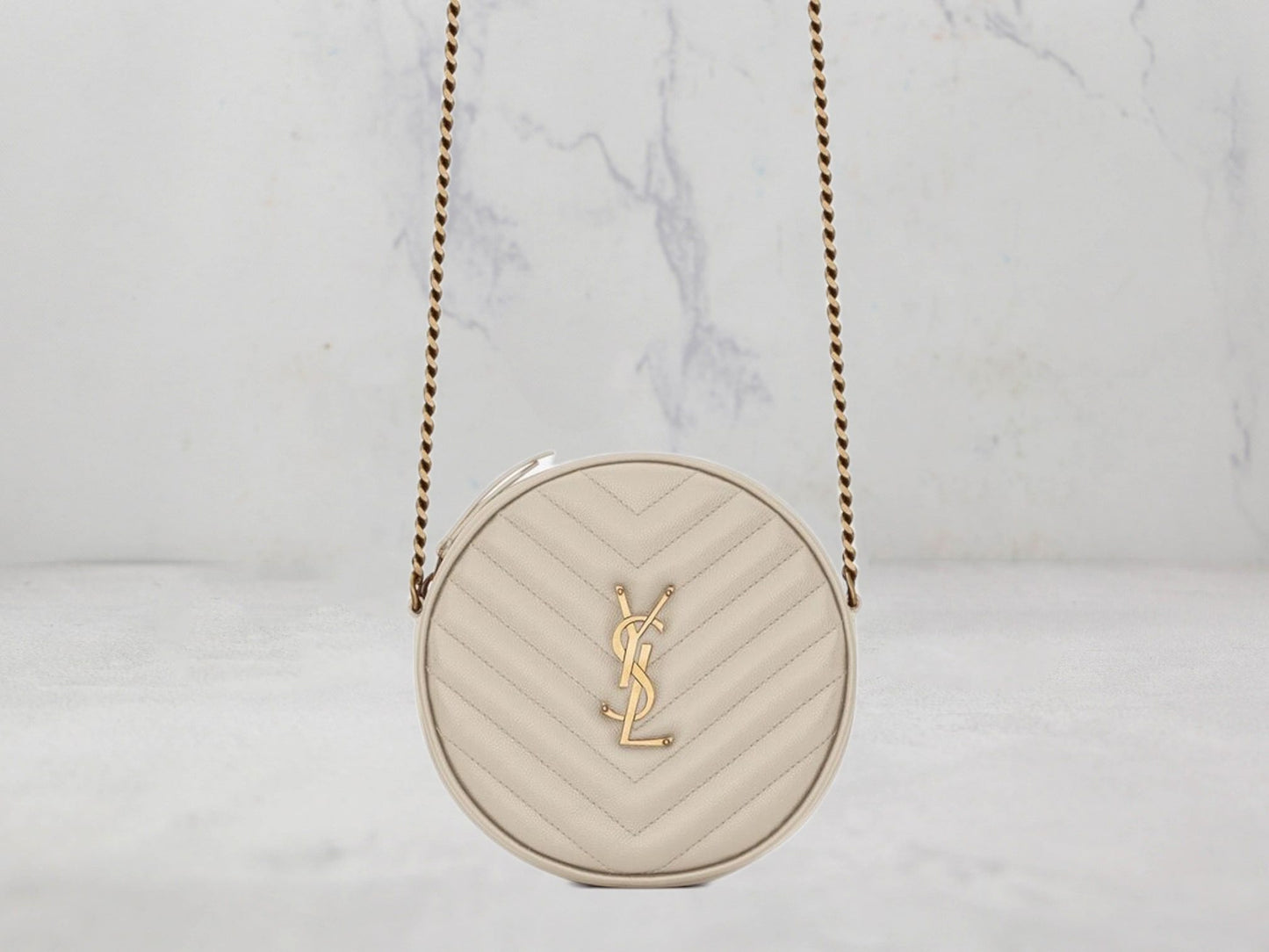 SAC Saint Laurent VINYLE CAMÉRA ROND EN CUIR EMBOSSÉ GRAIN DE POUDRE ET MATELASSÉ CHEVRONS