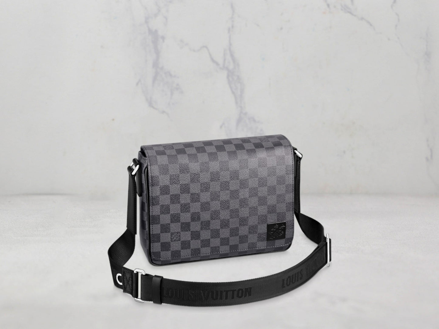 Louis Vuitton – Sac DISTRICT PM toile Damier Graphite