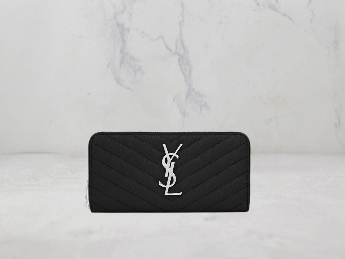 Saint Laurent Cassandre Matelassé Grand Portefeuille Logo Argenté