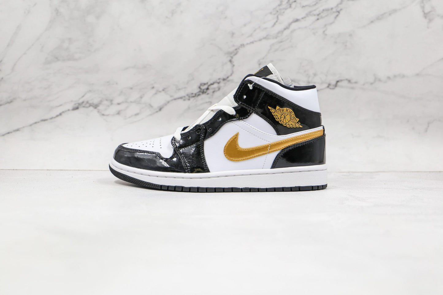 Jordan 1 Mid Patent Black White Gold -