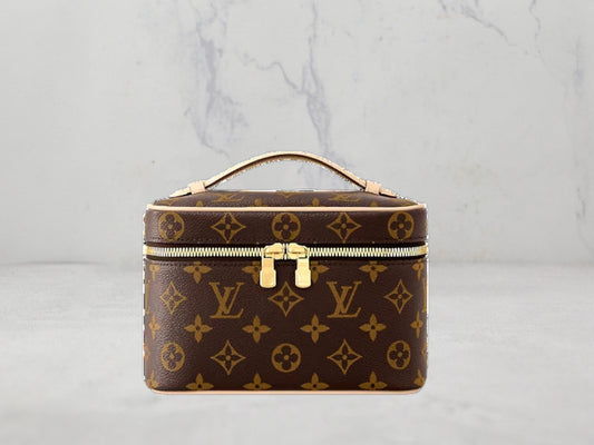 Louis Vuitton &#8211; Trousse de toilette Nice mini