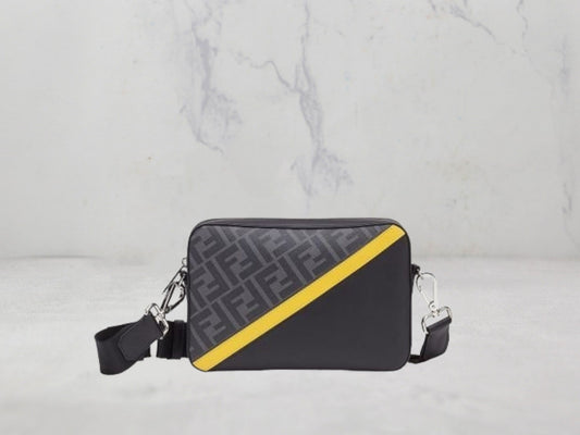 Fendi &#8211; Sac Camera Case