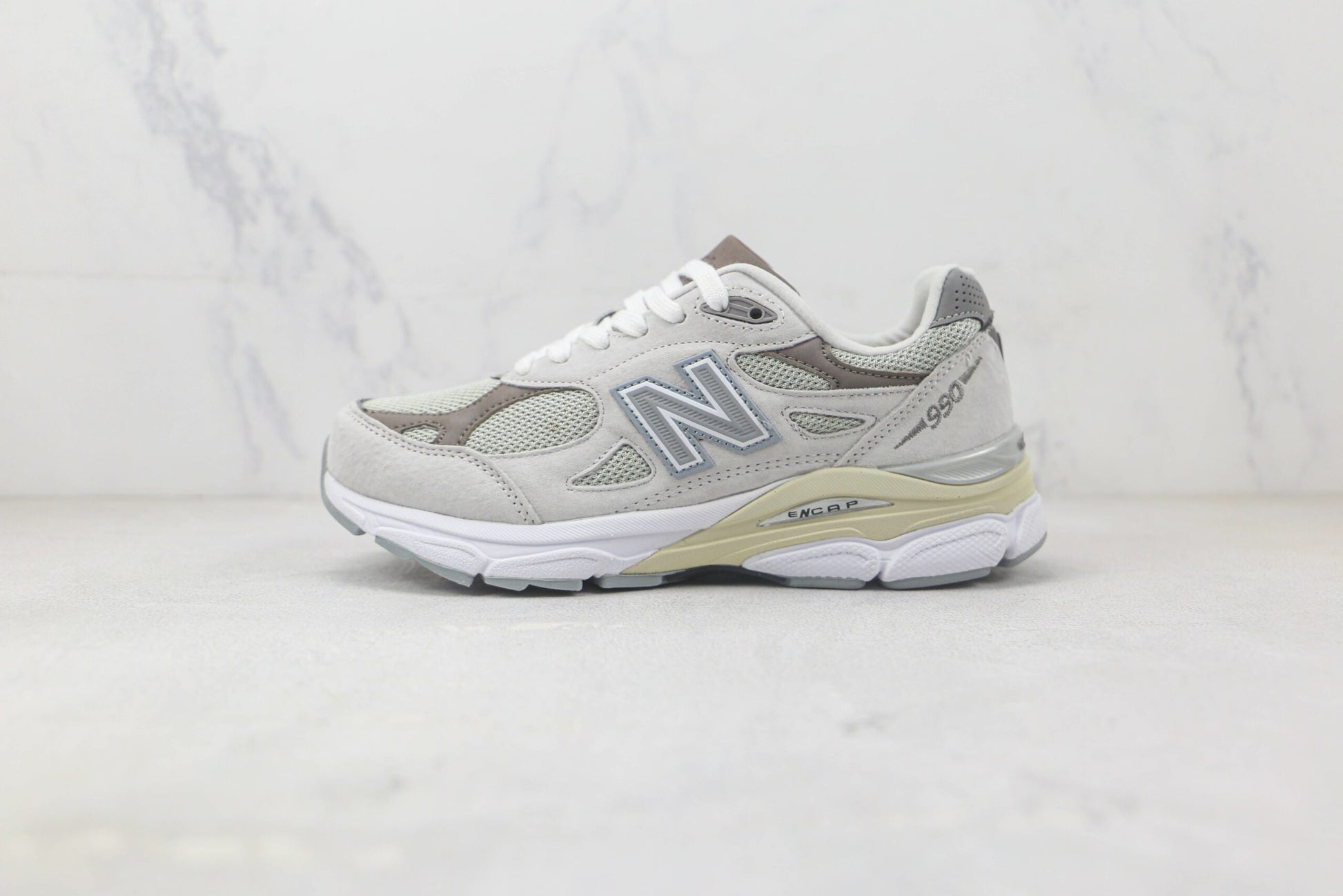 New Balance 990v3 - Rose