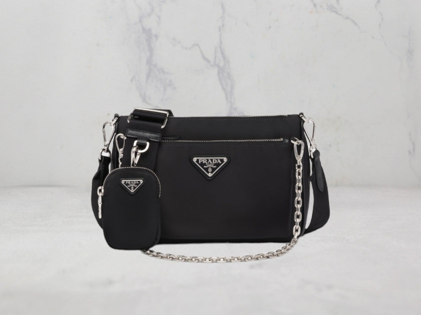 Sac Prada porté épaule en Re-Nylon