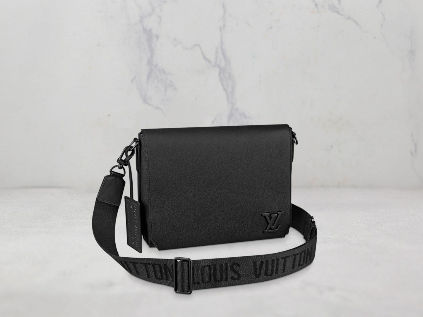 Louis Vuitton &#8211; SAC MESSENGER LV Aerogram