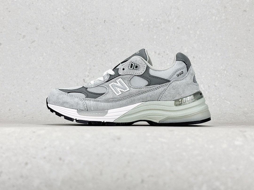New Balance 992