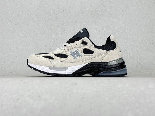 New Balance 992 - Noir / beige