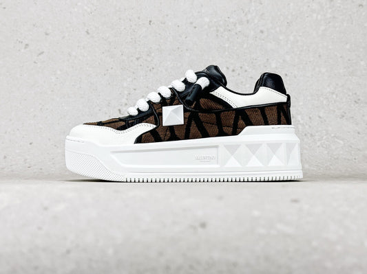 Valentino Garavani One Stud XL